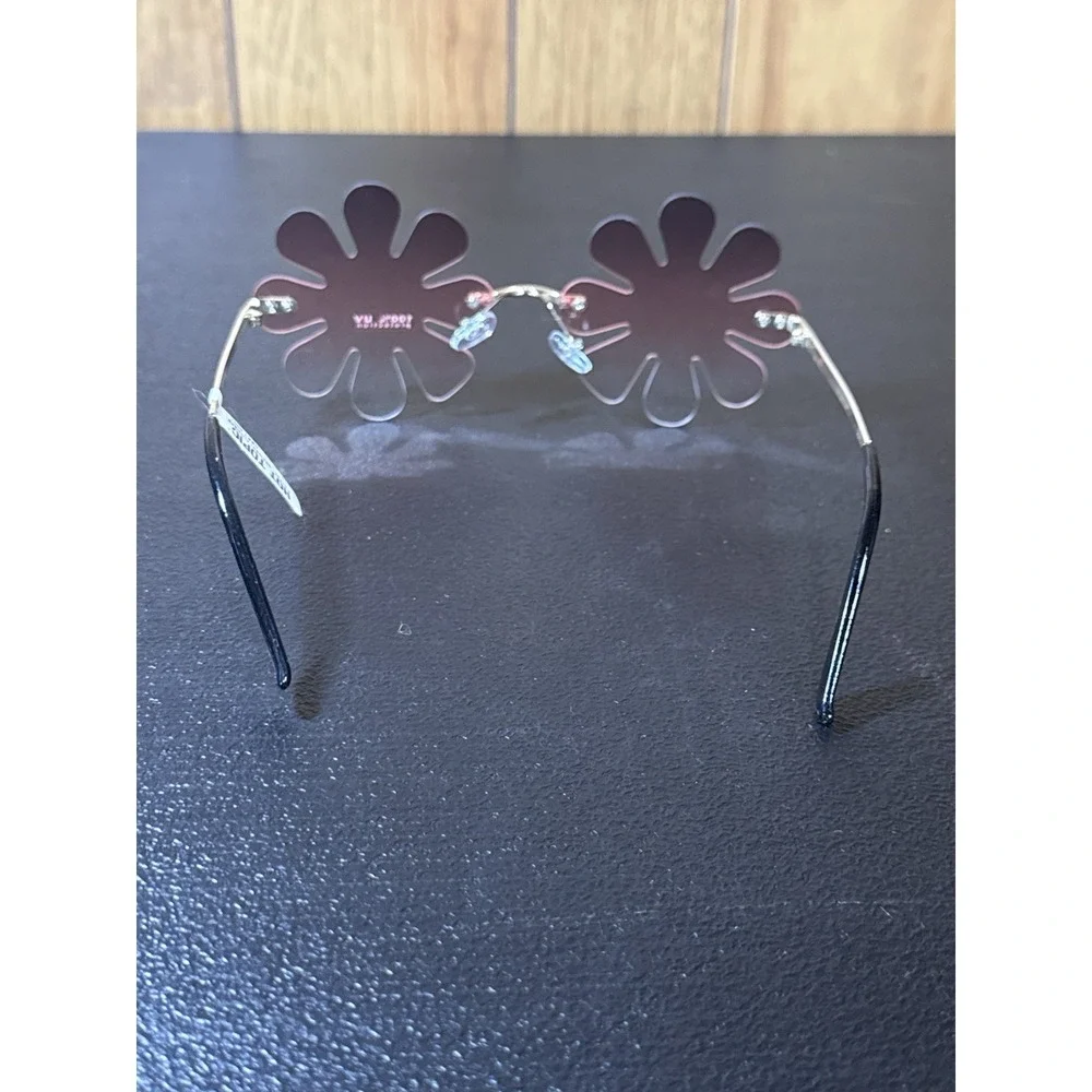 HOT TOPIC SUNGLASSES FLOWER POWER 100%UV SUPER CUTE!!